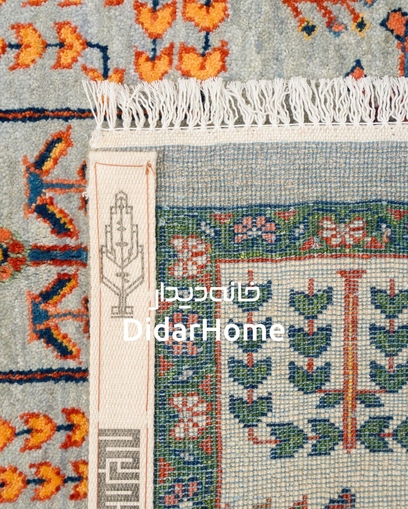 فرش دستباف محل طرح درخت زندگی سه متری