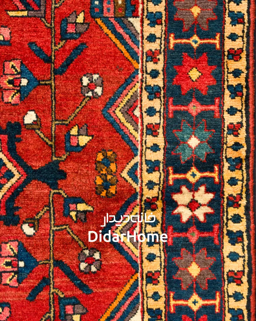 فرش دستباف آنتیک بختیاری طرح ترنجی ۳/۱۸ متری