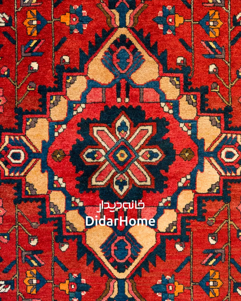فرش دستباف آنتیک بختیاری طرح ترنجی ۳/۱۸ متری