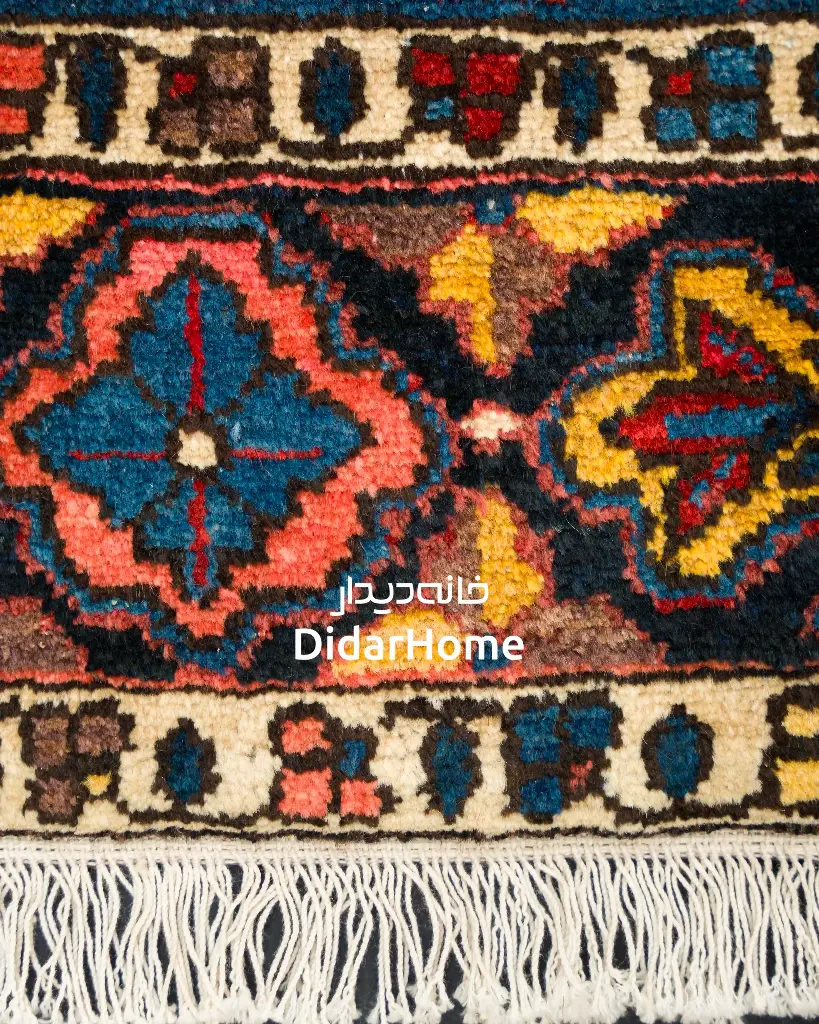 فرش دستباف آنتیک بختیاری طرح ترنجی ۳/۱۹ متری