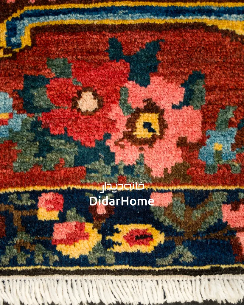 فرش دستباف آنتیک بختیاری طرح ترنجی ۳/۳۲ متری