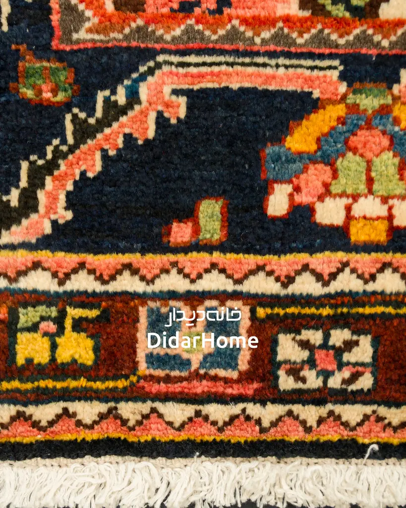 فرش دستباف آنتیک بختیاری طرح ترنجی ۴/۲۸ متری
