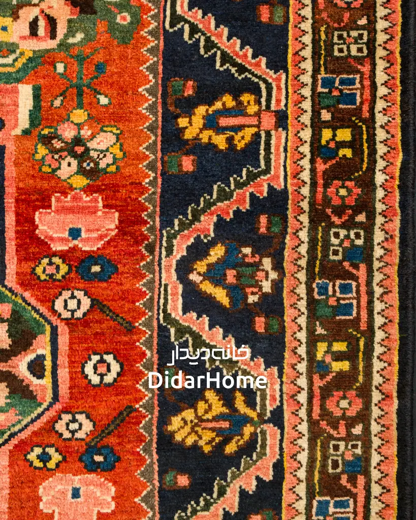فرش دستباف آنتیک بختیاری طرح ترنجی ۴/۲۸ متری