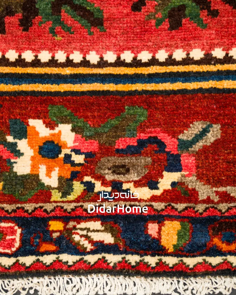 فرش دستباف آنتیک بختیاری طرح ترنجی ۴/۳۰ متری