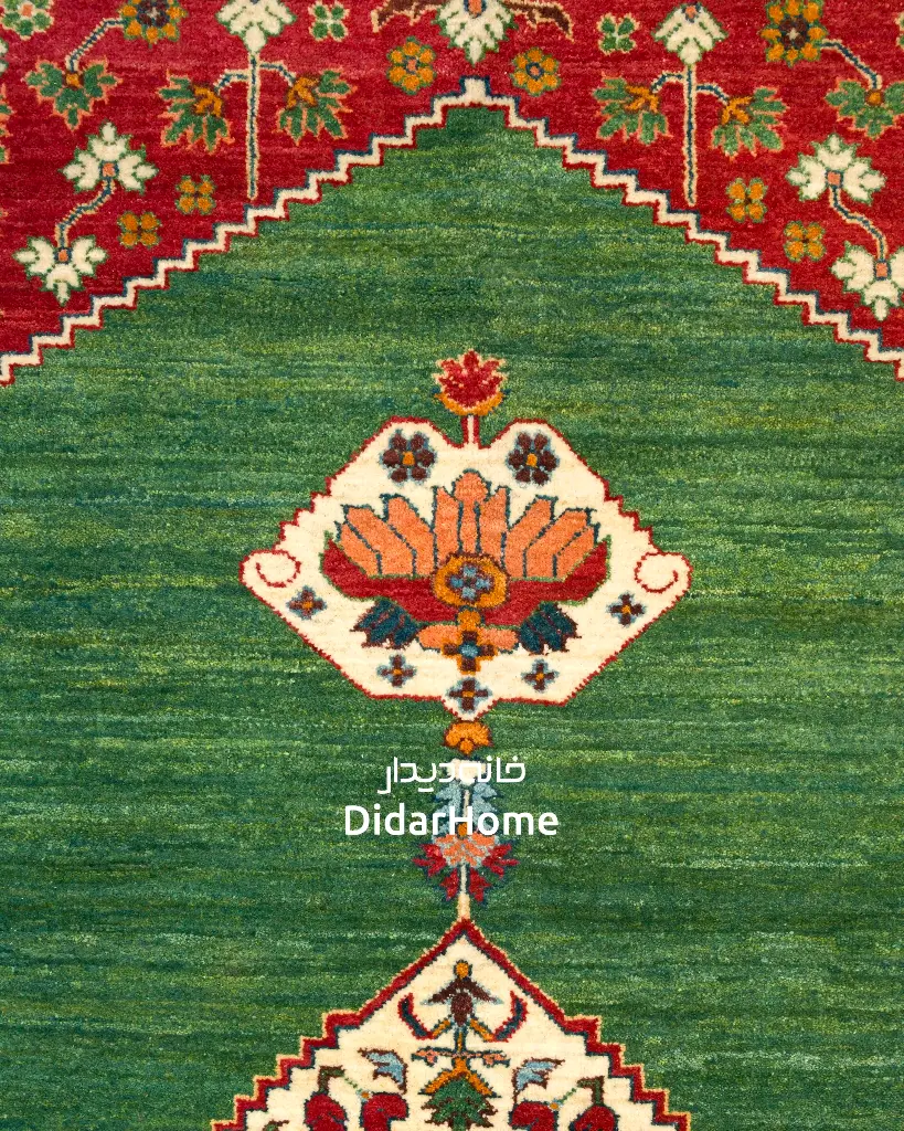 فرش دستباف قشقایی طرح ترنجی ۴/۵۴ متری