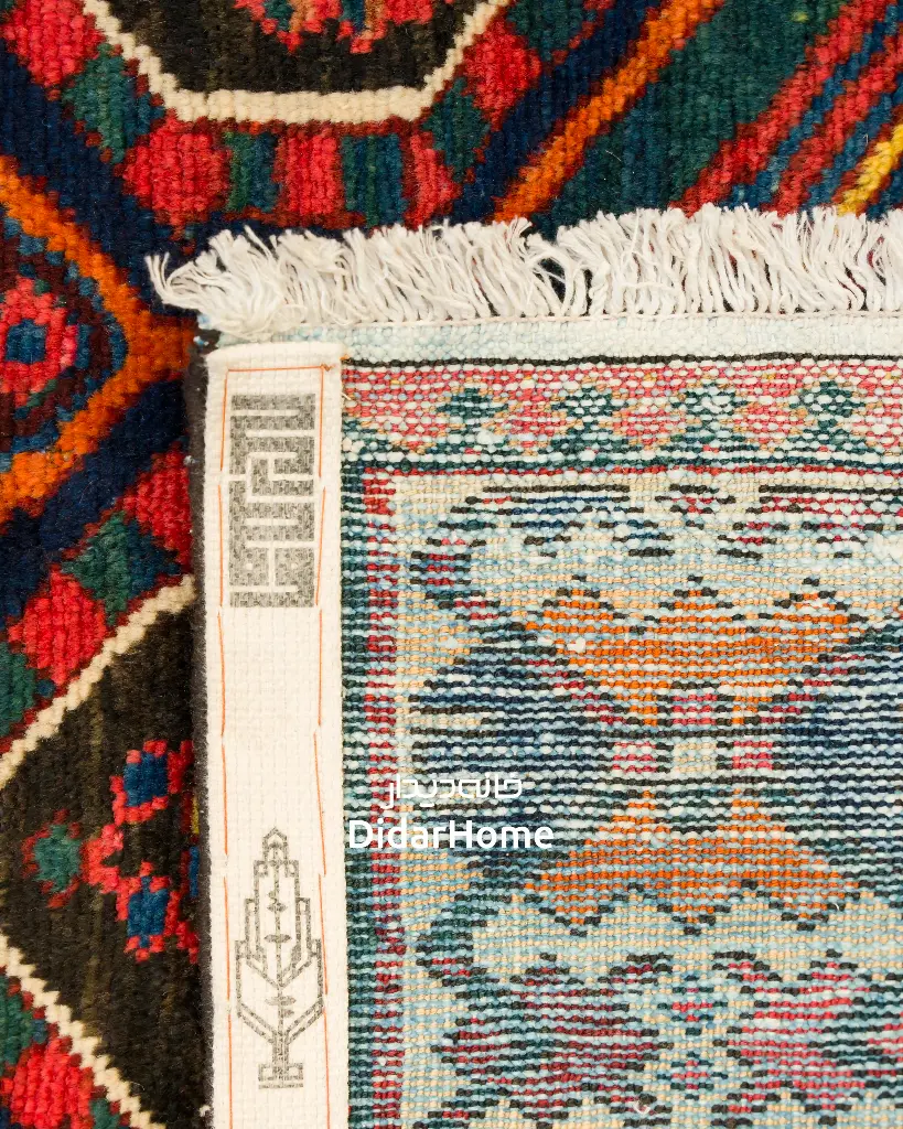 فرش دستباف آنتیک بختیاری طرح بندی ۴/۷۴ متری