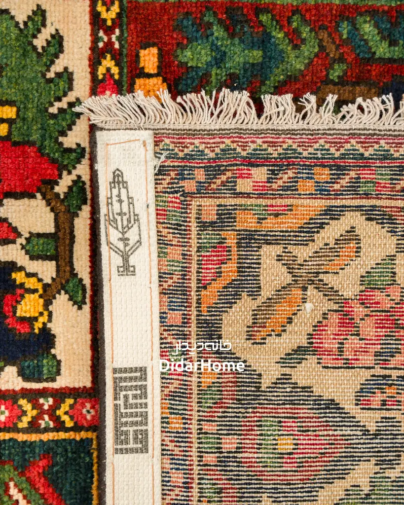 فرش دستباف آنتیک بختیاری طرح خشتی ۴/۴۶ متری
