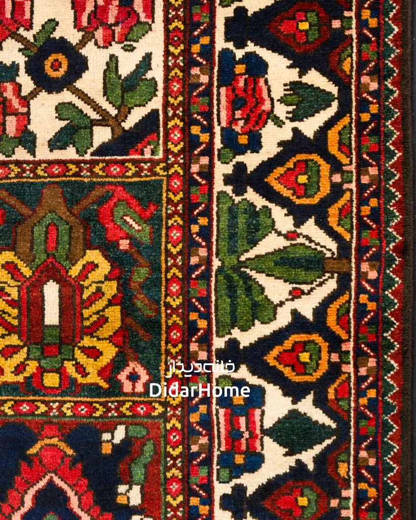 فرش دستباف آنتیک بختیاری طرح خشتی ۴/۴۶ متری