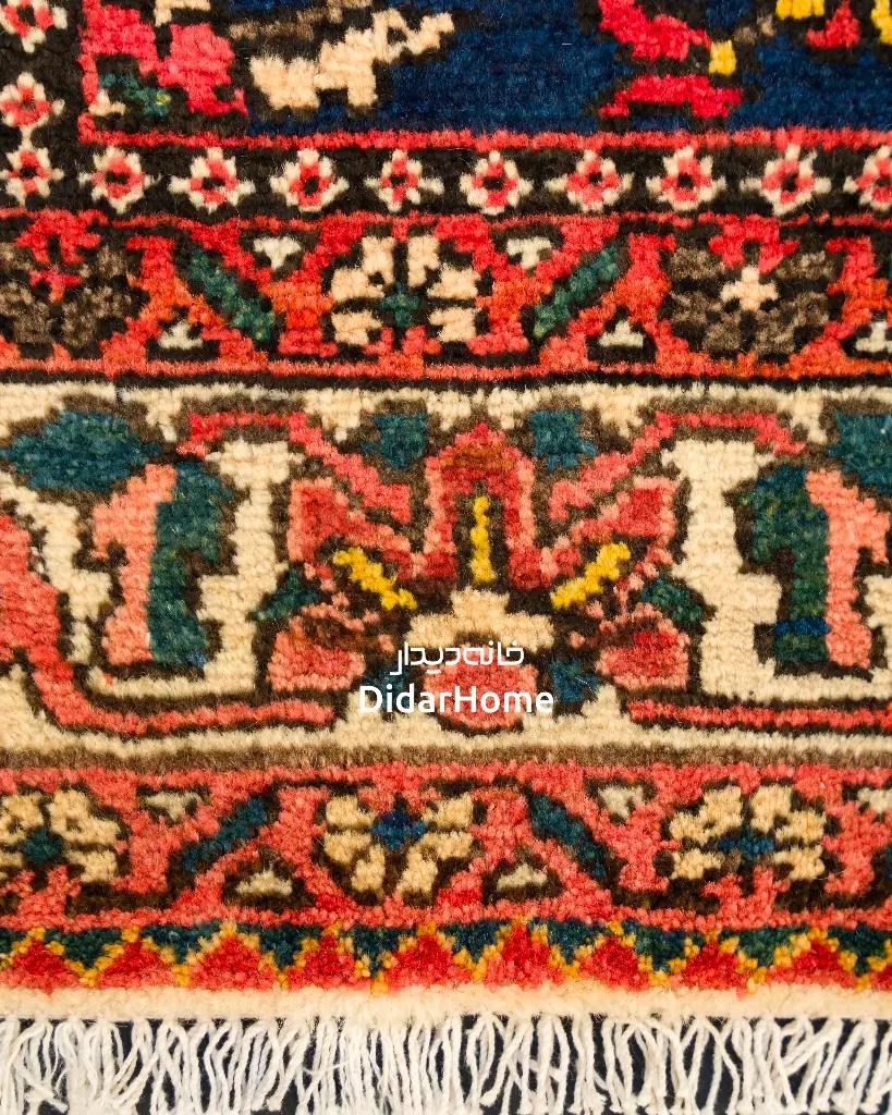 فرش دستباف آنتیک بختیاری طرح خشتی ۳/۳۵ متری