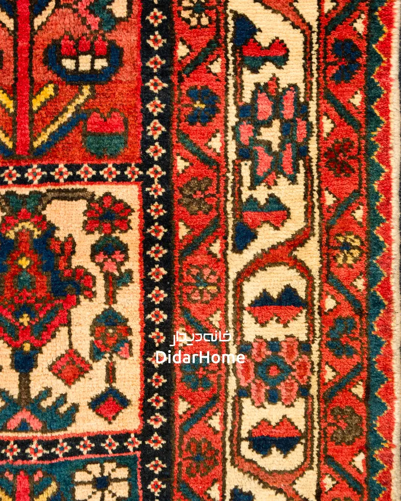 فرش دستباف آنتیک بختیاری طرح خشتی ۳/۳۵ متری