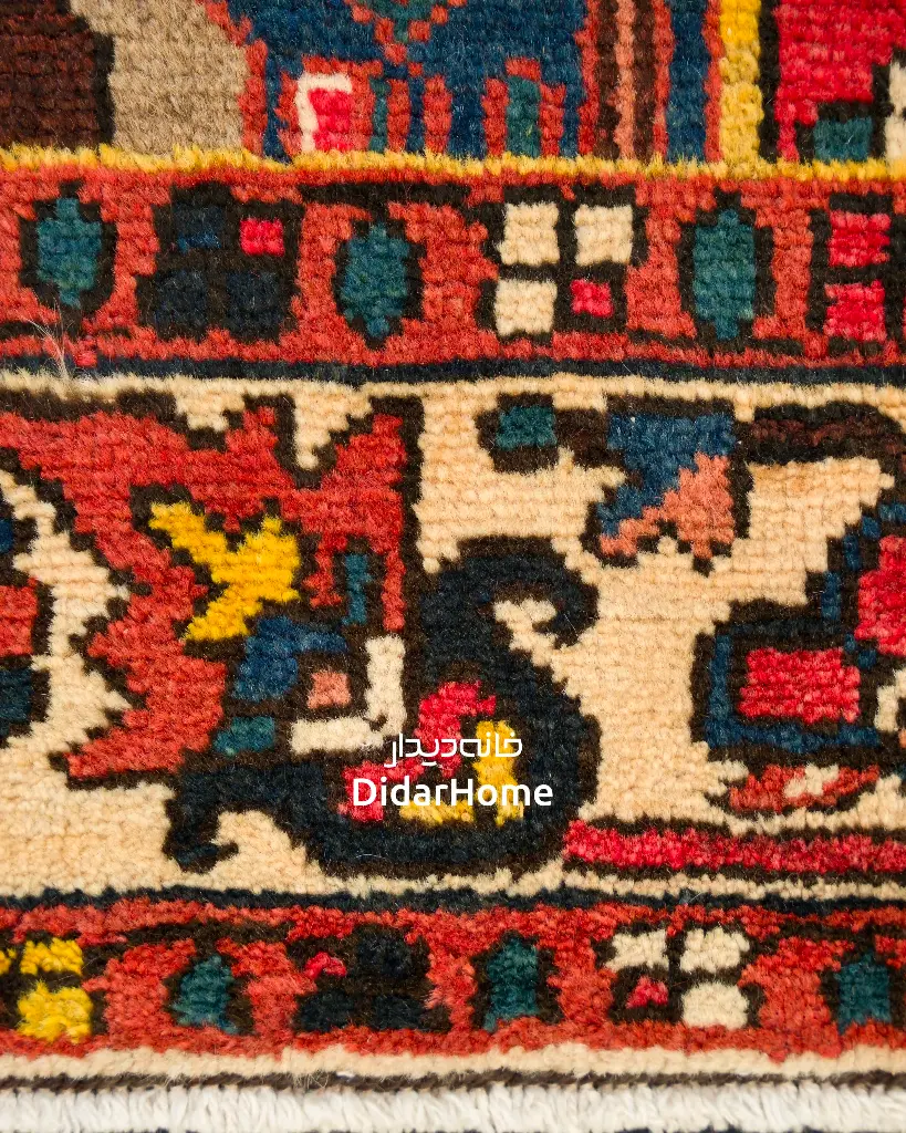فرش دستباف آنتیک بختیاری طرح بندی ۳/۱۰ متری