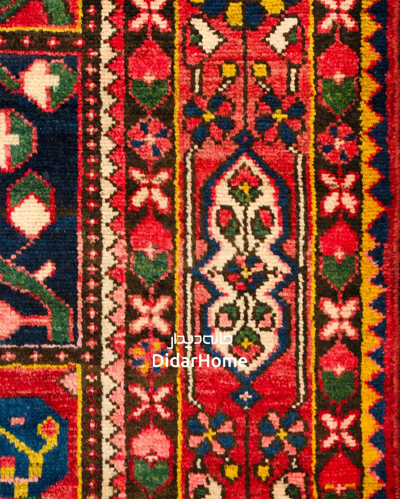 فرش دستباف آنتیک بختیاری طرح خشتی ۳/۱۷ متری
