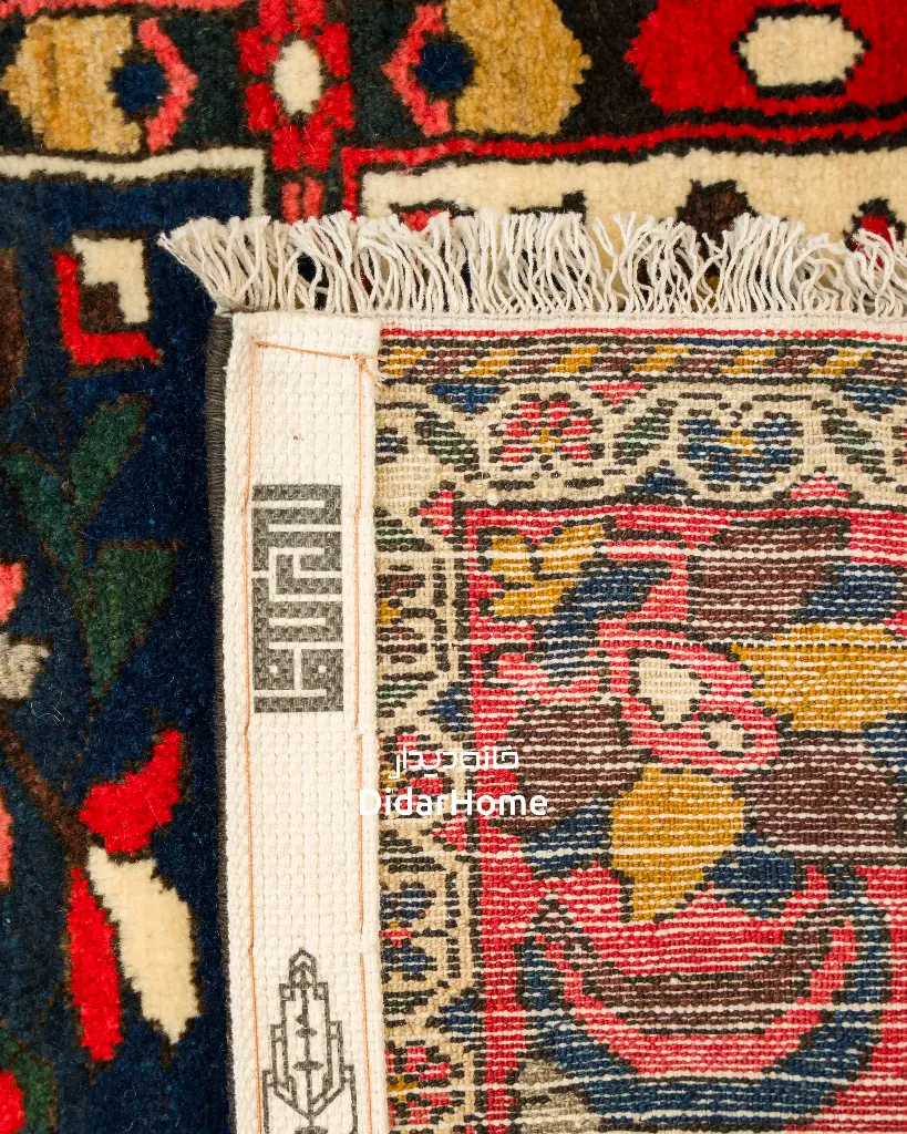 فرش دستباف آنتیک بختیاری طرح خشتی ۳/۱۵ متری