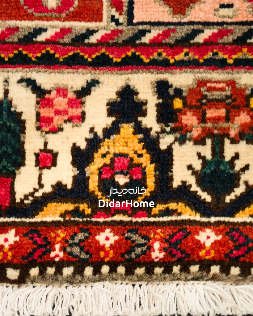 فرش دستباف آنتیک بختیاری طرح خشتی ۲/۹۷ متری