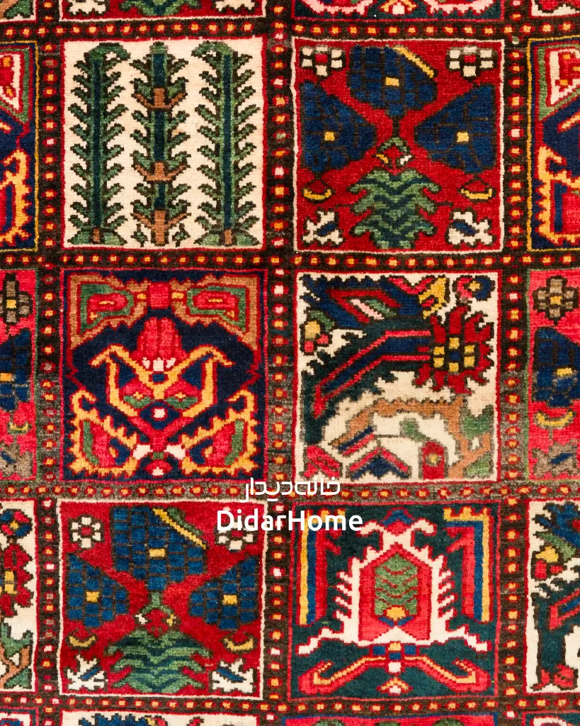 فرش دستباف آنتیک بختیاری طرح خشتی ۴/۹۶ متری