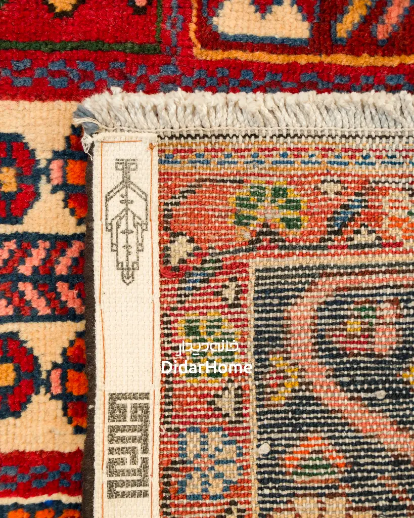 فرش دستباف آنتیک بختیاری طرح خشتی ۵/۰۷ متری
