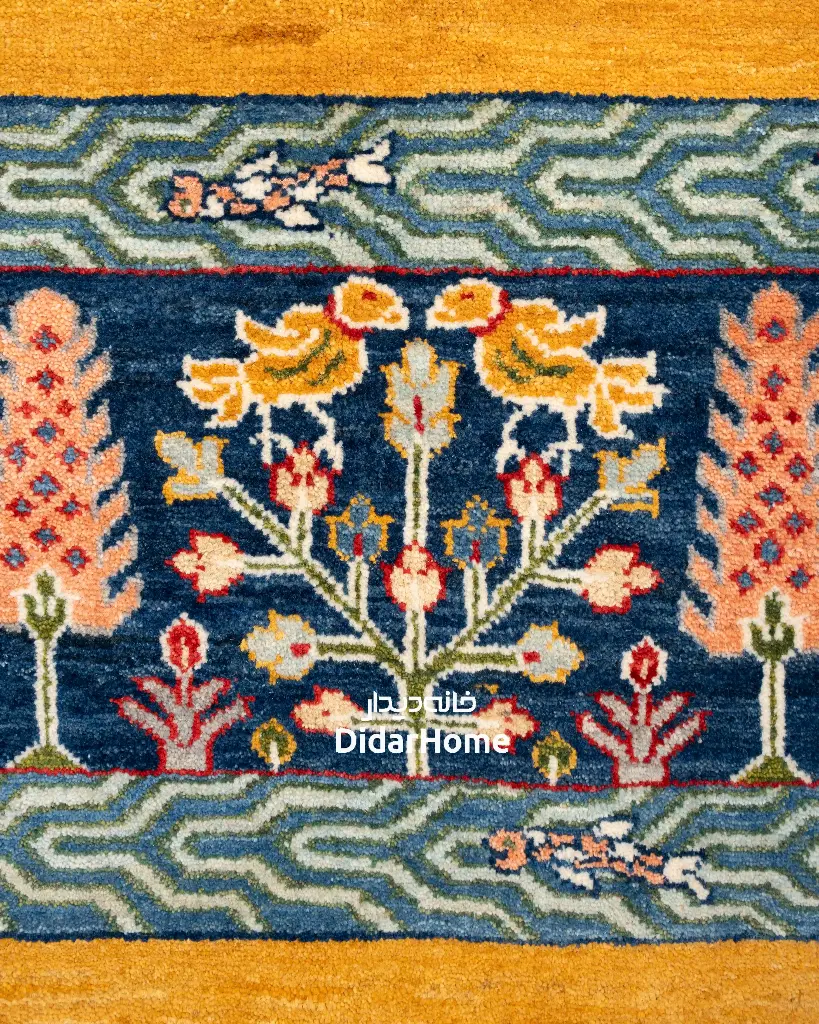 فرش دستباف قشقایی طرح کفساده ۶/۴۴ متری