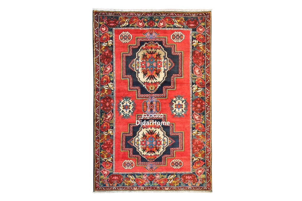 فرش دستباف آنتیک بختیاری طرح ترنجی سه متری